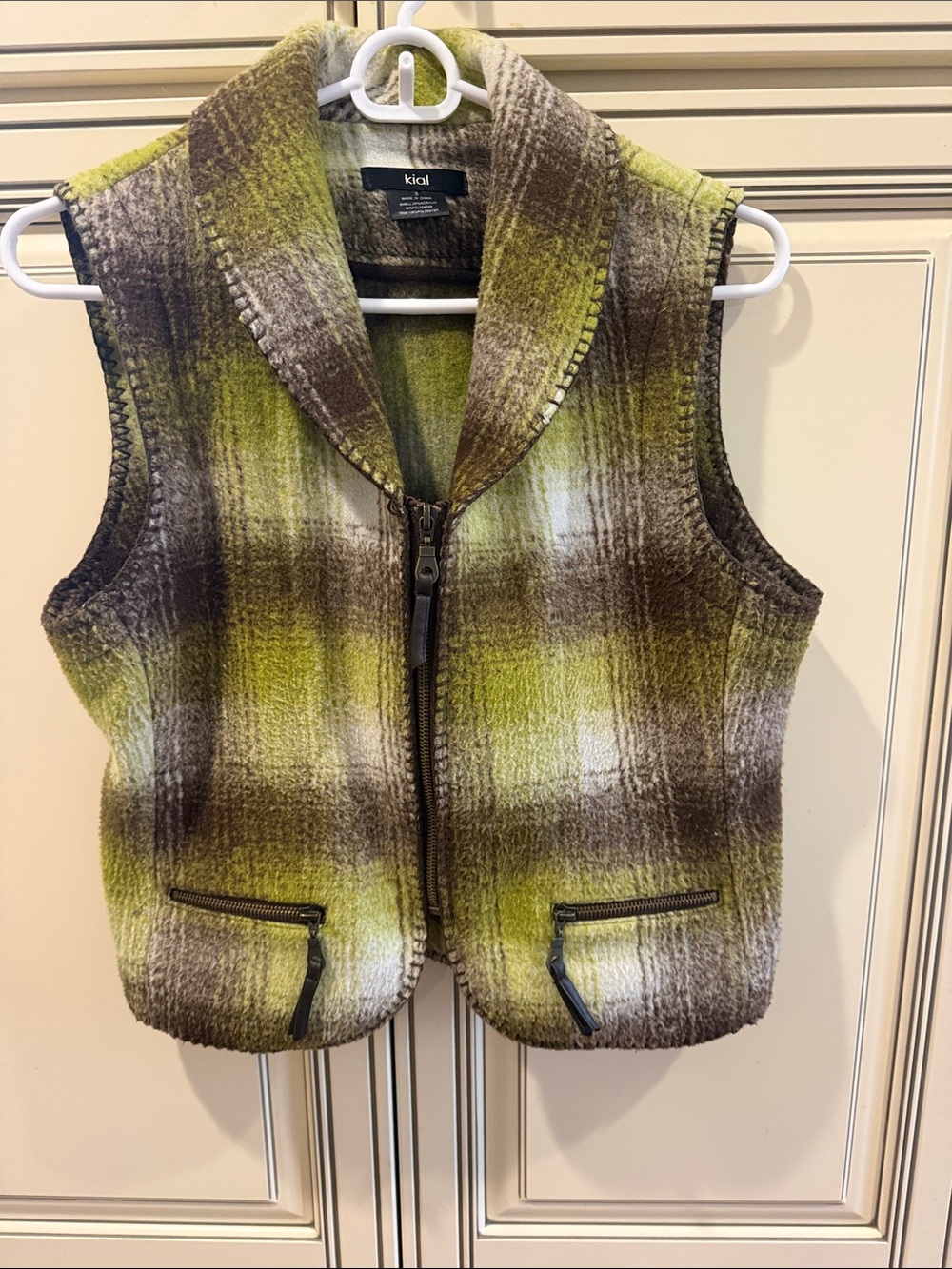 Kial Women's Green Plaid Zip-Front Vest